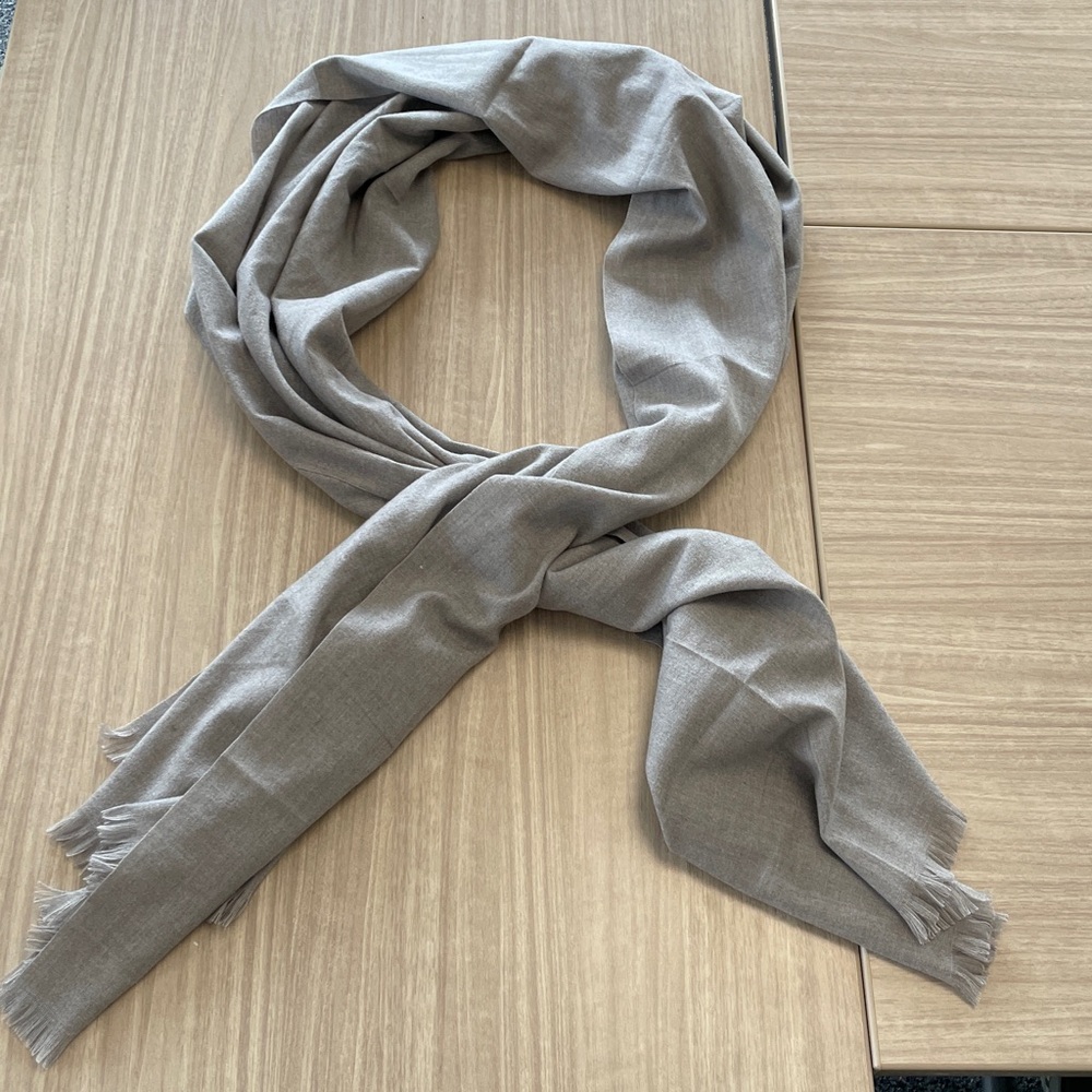 100% Lambswool Scarf – Soft NeutralTaupe – Lightweight– 25” x 78” – Luxury Feel - Picture 3 of 4